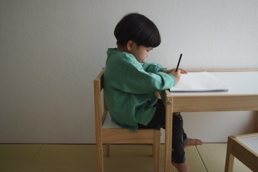 ストレートネックの子供
