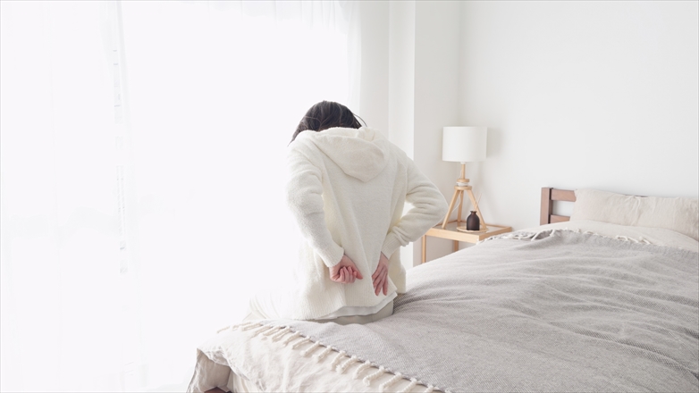 腰痛の女性