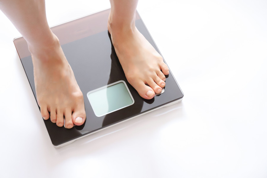 ダイエットをする女性